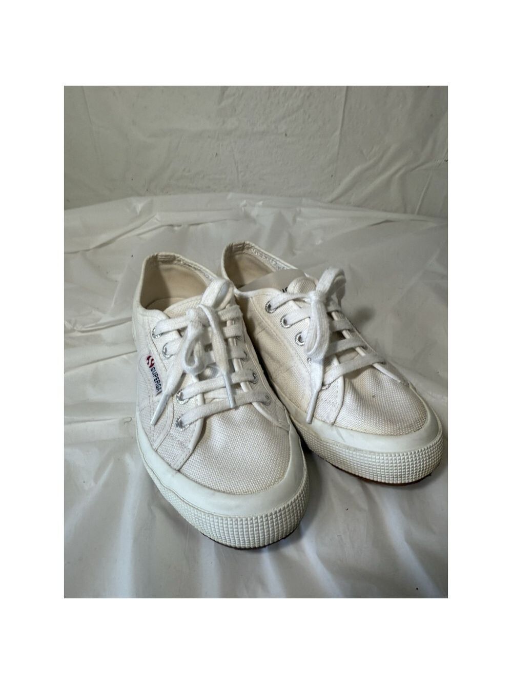 Superga Women's white canvas shoe EU37 M US6.5